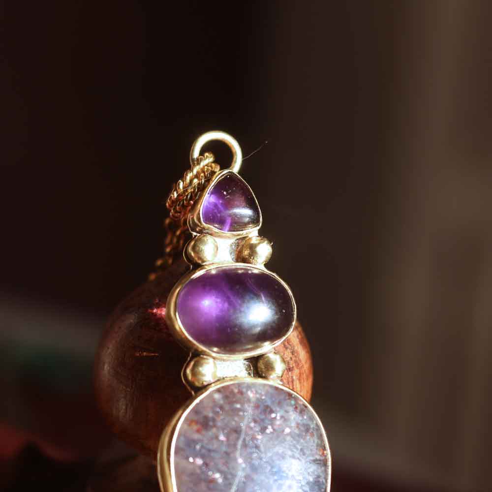 Pendente "Vireon" Ametista, Iolite sunstone