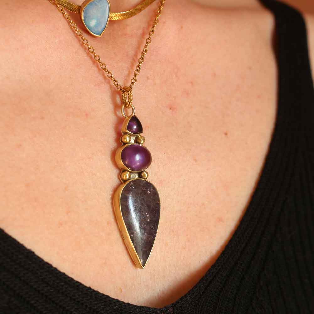 Pendente "Vireon" Ametista, Iolite sunstone