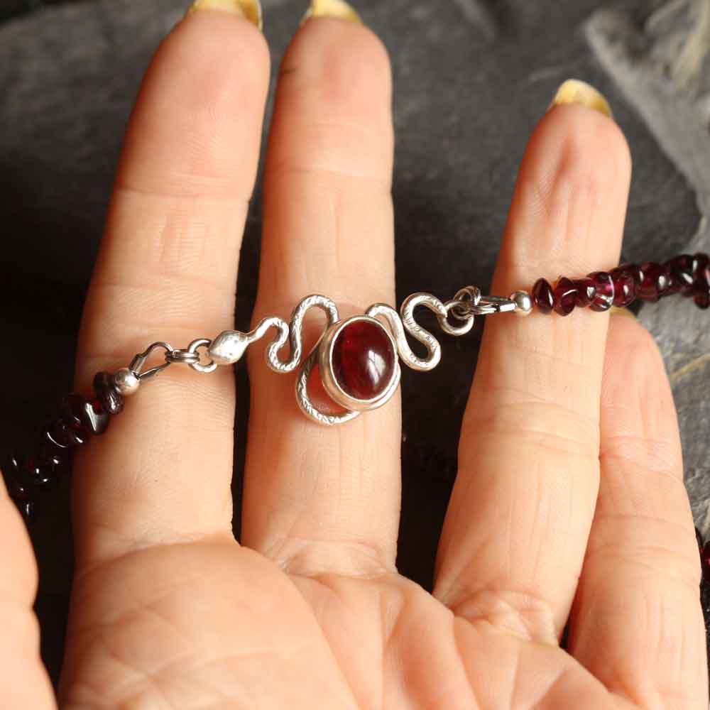 Collana Totem "Serpente" Granato - Riservato Betta
