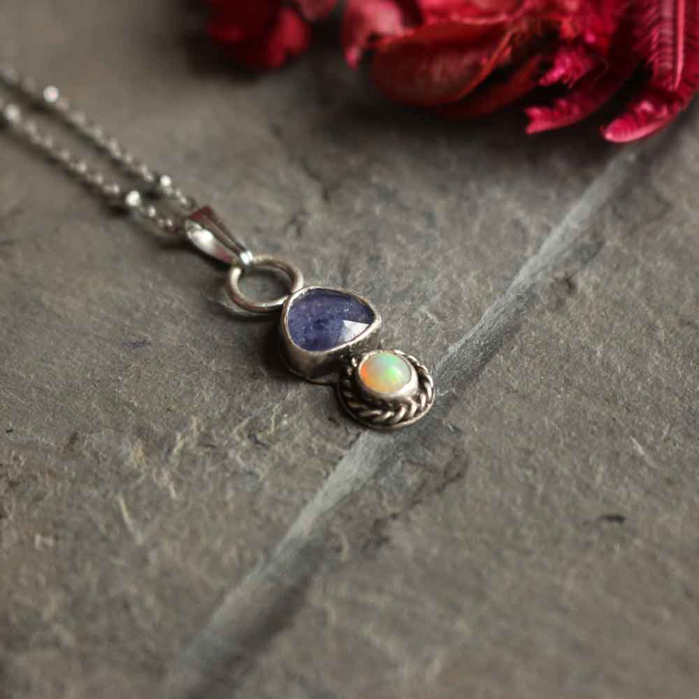 Ciondolo "Luce di Arianrhod" Tanzanite e Opale Etiope