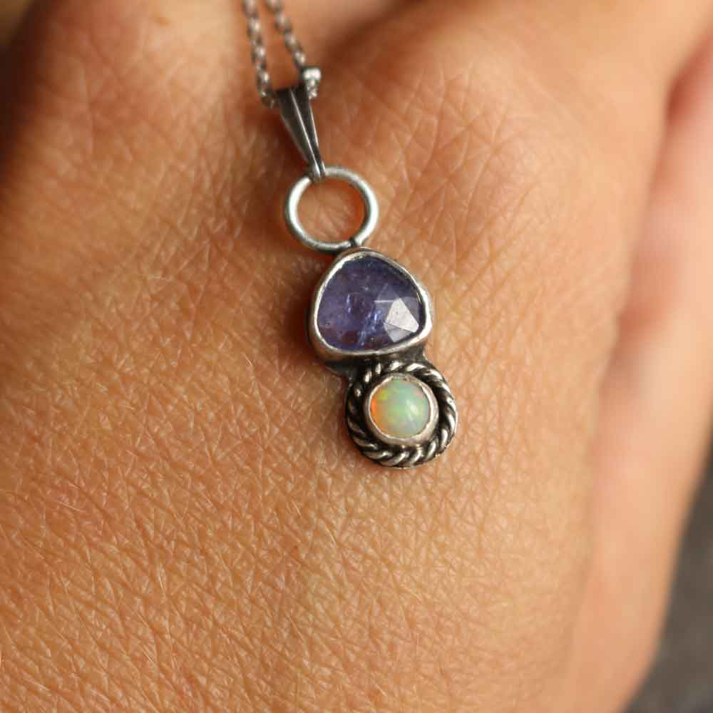 Ciondolo "Luce di Arianrhod" Tanzanite e Opale Etiope
