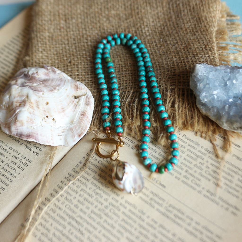 Collana Turchese magnesite con conchiglia