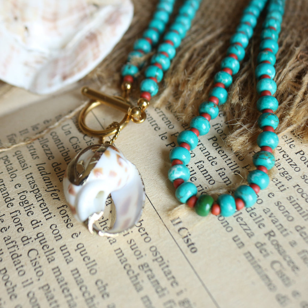 Collana Turchese magnesite con conchiglia