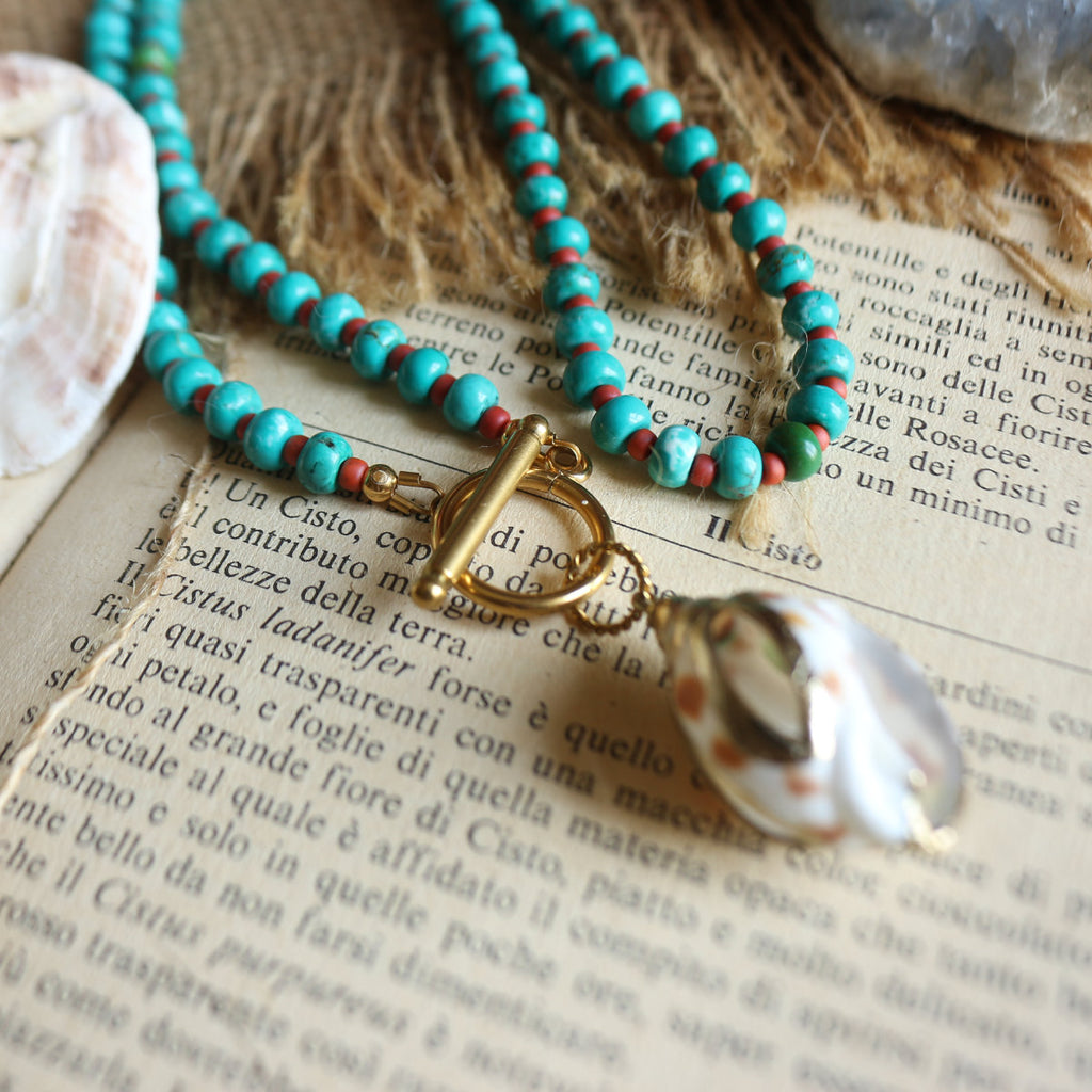 Collana Turchese magnesite con conchiglia